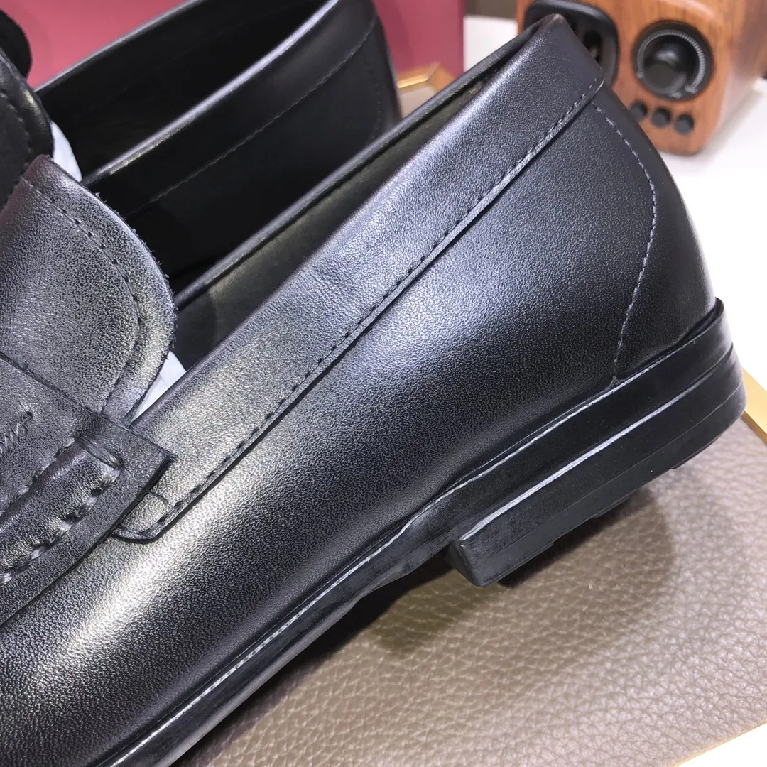 Men's shoes 💰500💰[Ferragamo/Ferragamo] The latest model in the counter. Original imported cowhide fabric + 🐂 water-dyed sheepskin lining + original luxury metal buckle + original combined outsole. Comparison without pressure 38--45 (45 is custom-made and cannot be returned or exchanged)